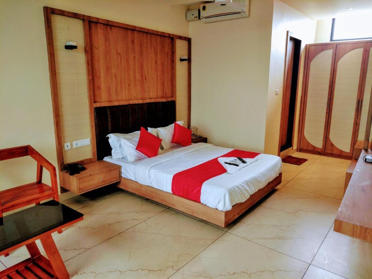 Cap Sports Center Hotel Nileshwar Ngoại thất bức ảnh
